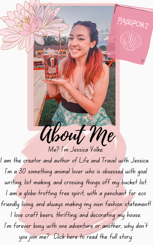 Female Travel Blogger Jessica Jukebox 